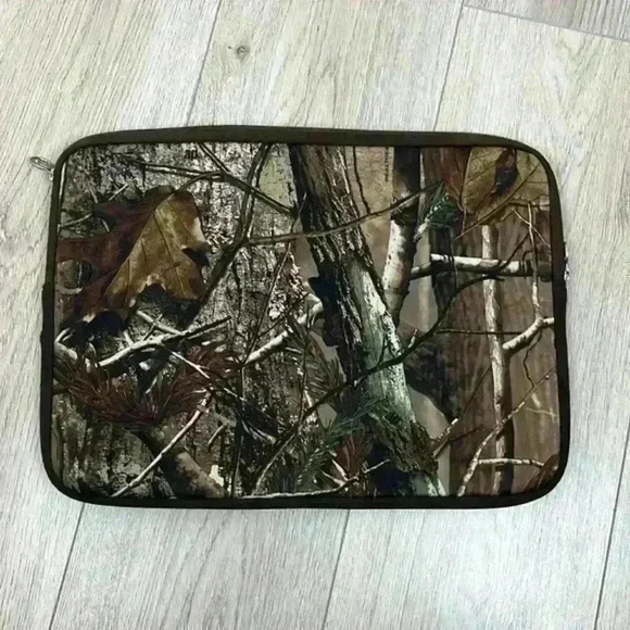 Realtree Camo Laptop Case OS - Picture 1 of 3